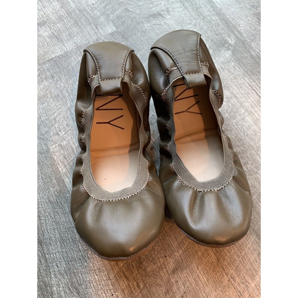 YNY Womens 7M Faux Leather Slip On Lexington Ballet Flats Olive Green